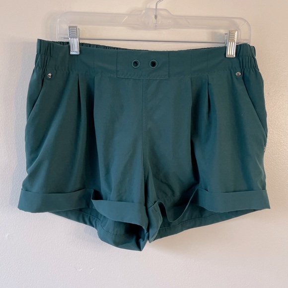 lululemon athletica Pants - Lululemon Spring Break Away Short size 12 Deep Green